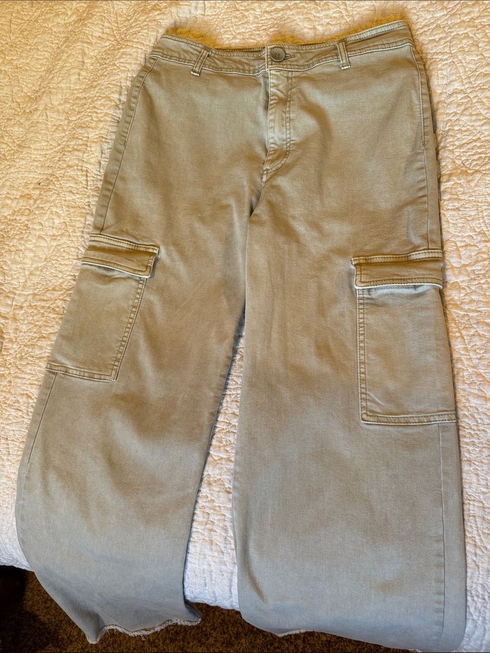 Oat New York Wide-Leg Cargo Jeans in Light Khaki